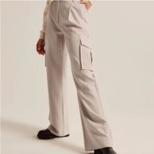 NWT Abercrombie and Fitch Sloane Cargo Pants